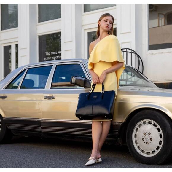 Badgley Mischka Julia Tote Weekender Bag - Vegan Leather - Picture 10 of 11